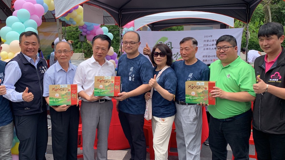 榮獲114年春季金萱特等獎的現代茶葉受到各界到場祝賀。（圖/記者陳惲朋攝）