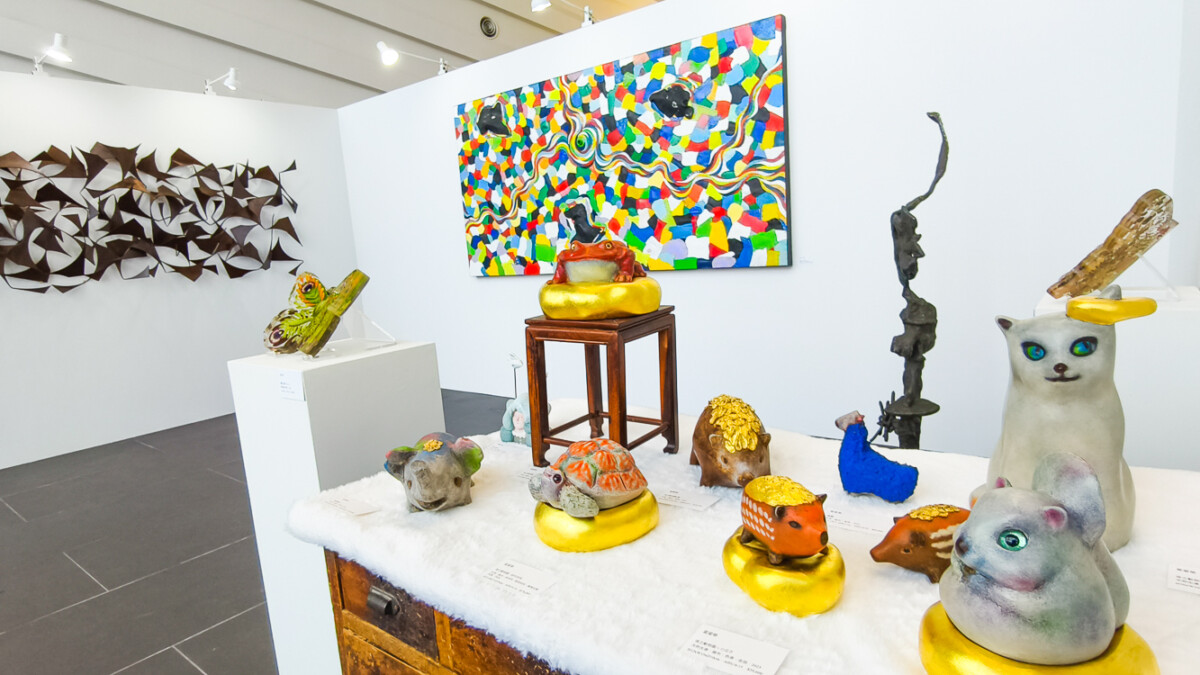 ▲本屆ArtIN集結來自全球60組頂尖畫廊與藝術家，展出近千件藝術作品，橫跨當代藝術、裝置藝術與跨域創作。（圖/記者黃淑貞攝）