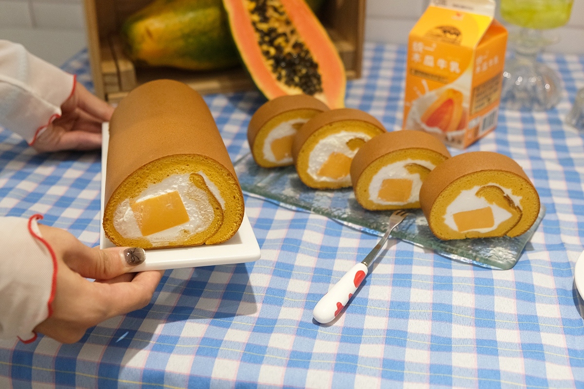 ▲快衝，亞尼克歡慶生乳捲週年慶，有機會木瓜牛乳生乳捲買1送1，木瓜牛乳生乳捲售價420元。（圖/亞尼克生乳捲提供）