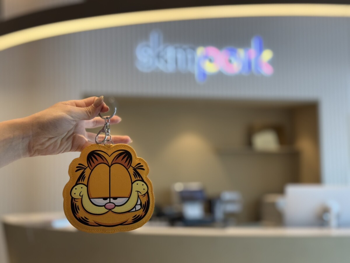 SKM Park Outlets 高雄草衙 7.3(四)-7.13(日)新光三越會員集點換「加菲貓造型卡套」