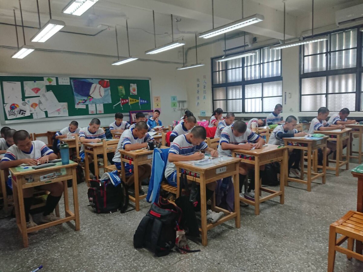 新埔國中對於學生們在課堂非常認真學習。