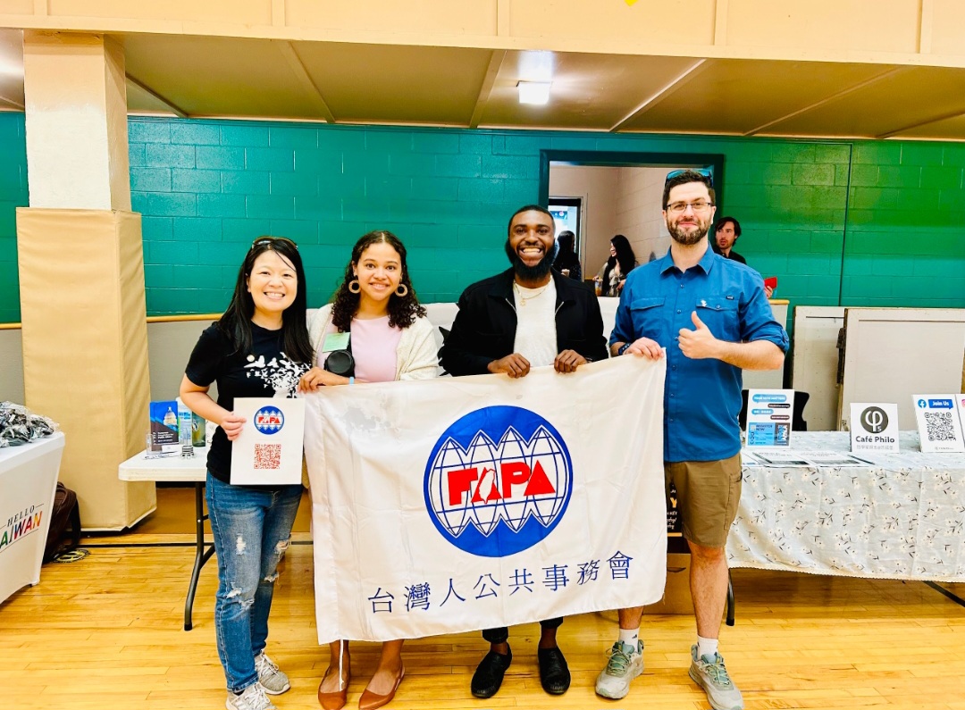 台灣人公共事務會的旅美學人江孟純博士邀請匹茲堡公僕參加台灣美食節。(影像由江孟純提供)。