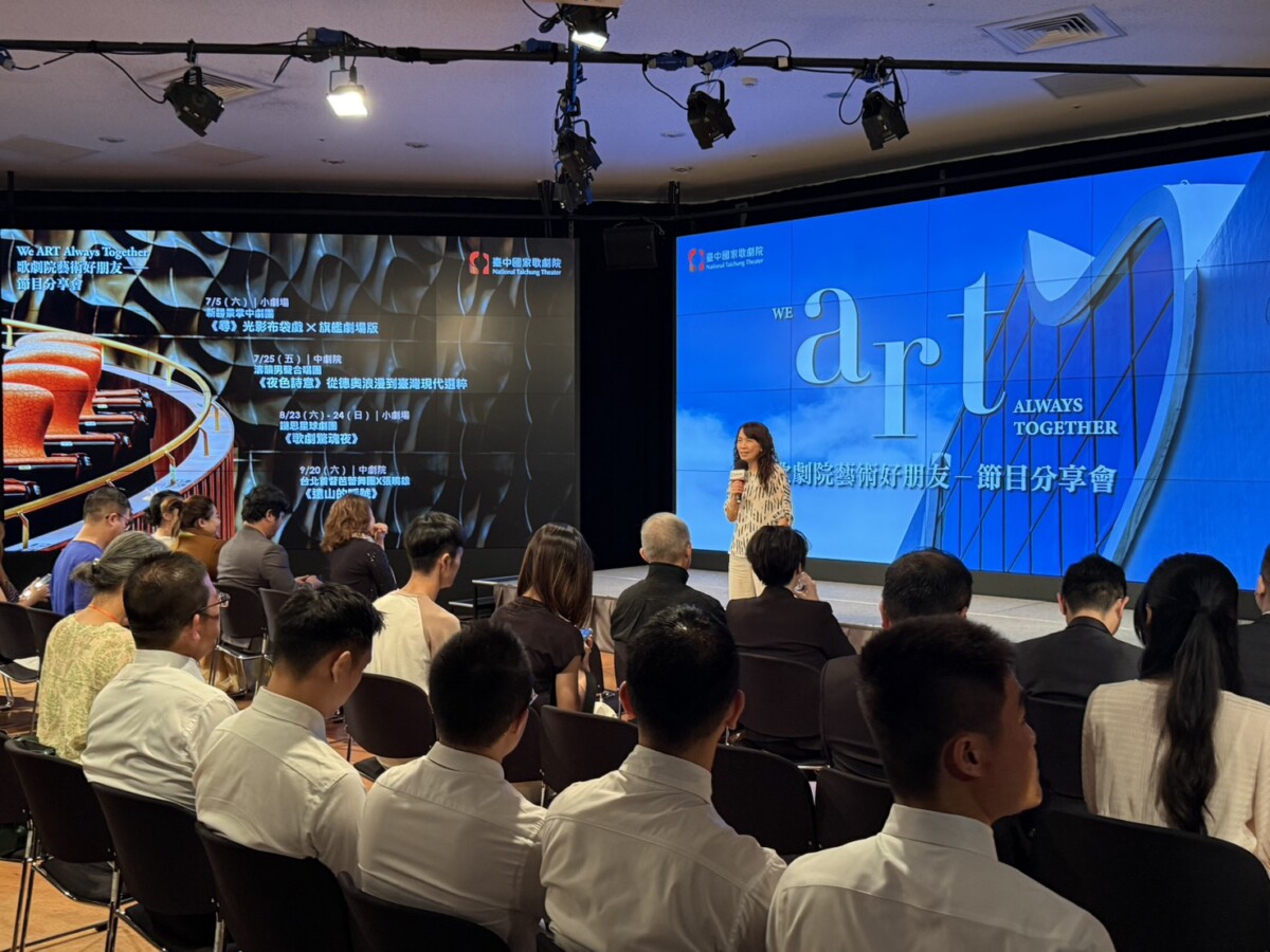 ▲歌劇院副總監汪虹表示，體驗劇場的多元樣貌與包容力，在作品裡找到共鳴與驚喜。(圖/記者顏淑娟攝)