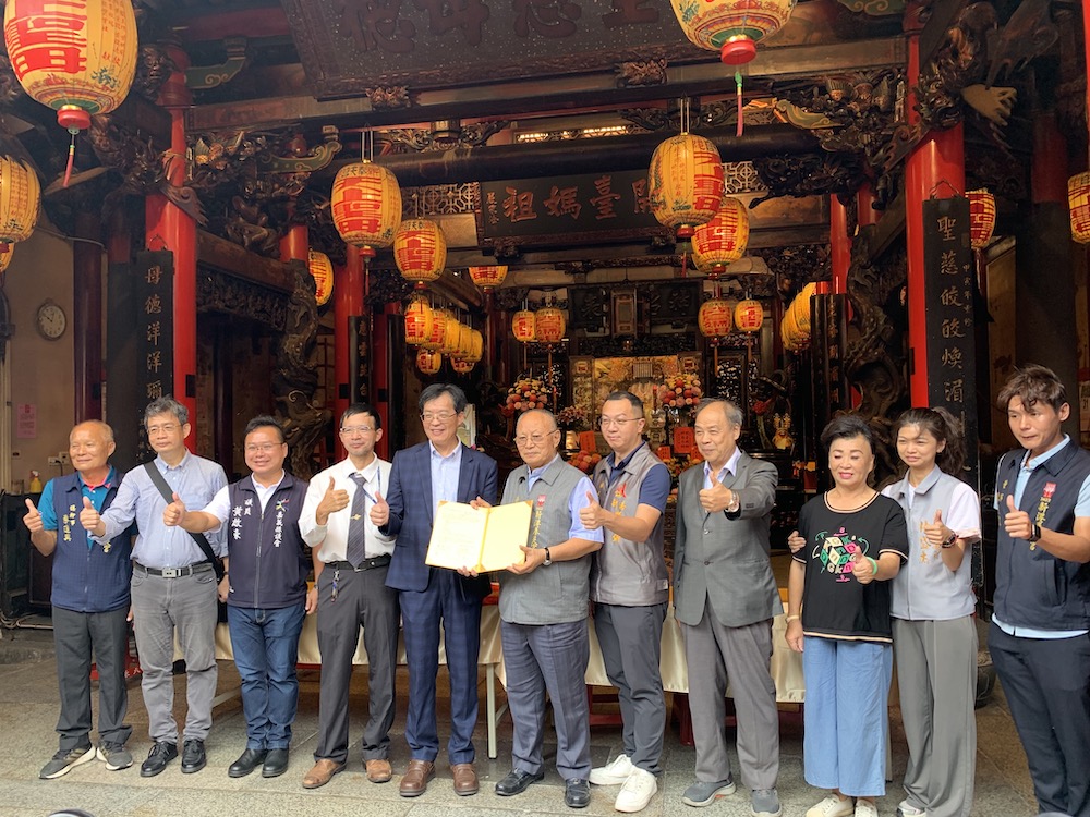 國立中正大學與奉天宮簽署合作協議，要讓學術結合信仰，一起共拓媽祖文化研究新局。（圖/記者陳惲朋攝）