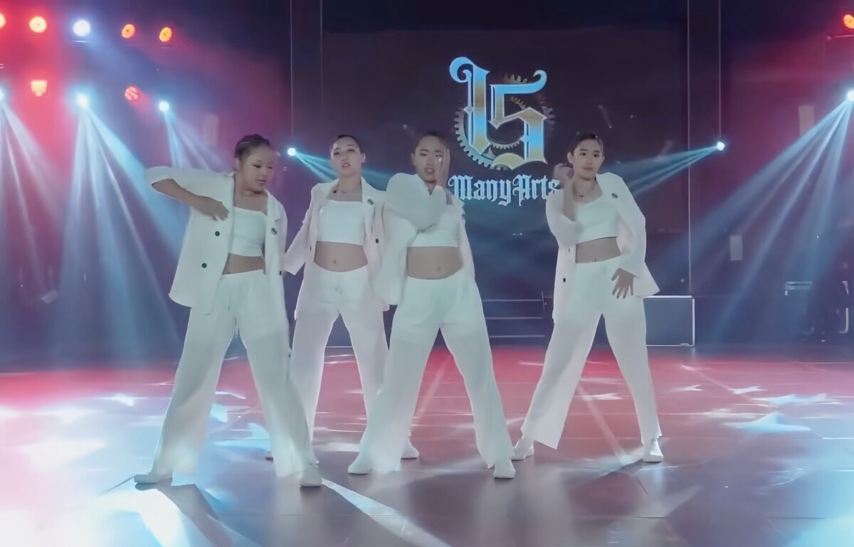 ▲R8餐車市集不只美食，還有街頭人氣團體演出輪番上陣表演。（圖/三多商圈發展協會提供）