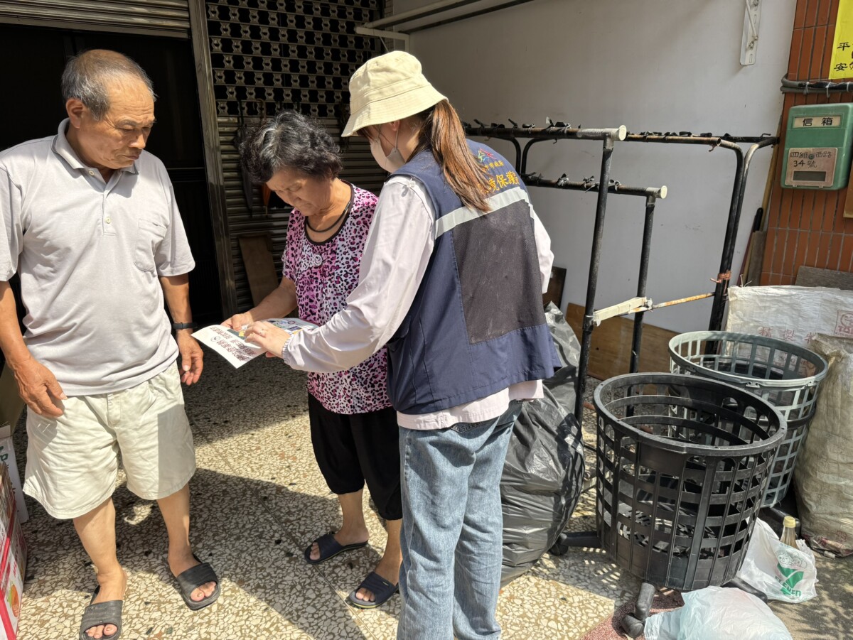 ▲民眾衛教宣導，共同杜絕登革熱。(圖/中市府提供)