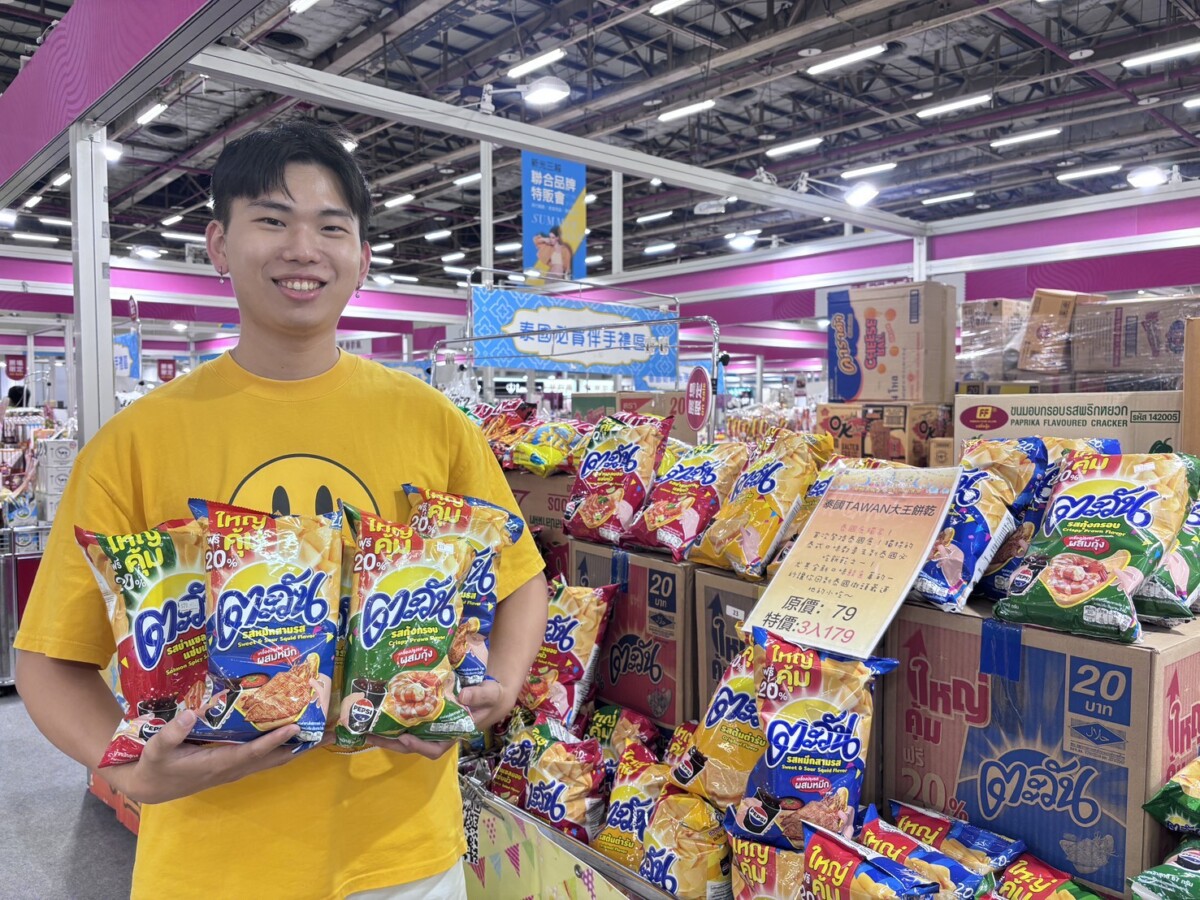 ▲新光三越台中店復業進度備受關注，櫃姐聯合品牌特販會拚生計。(圖/新光三越提供)