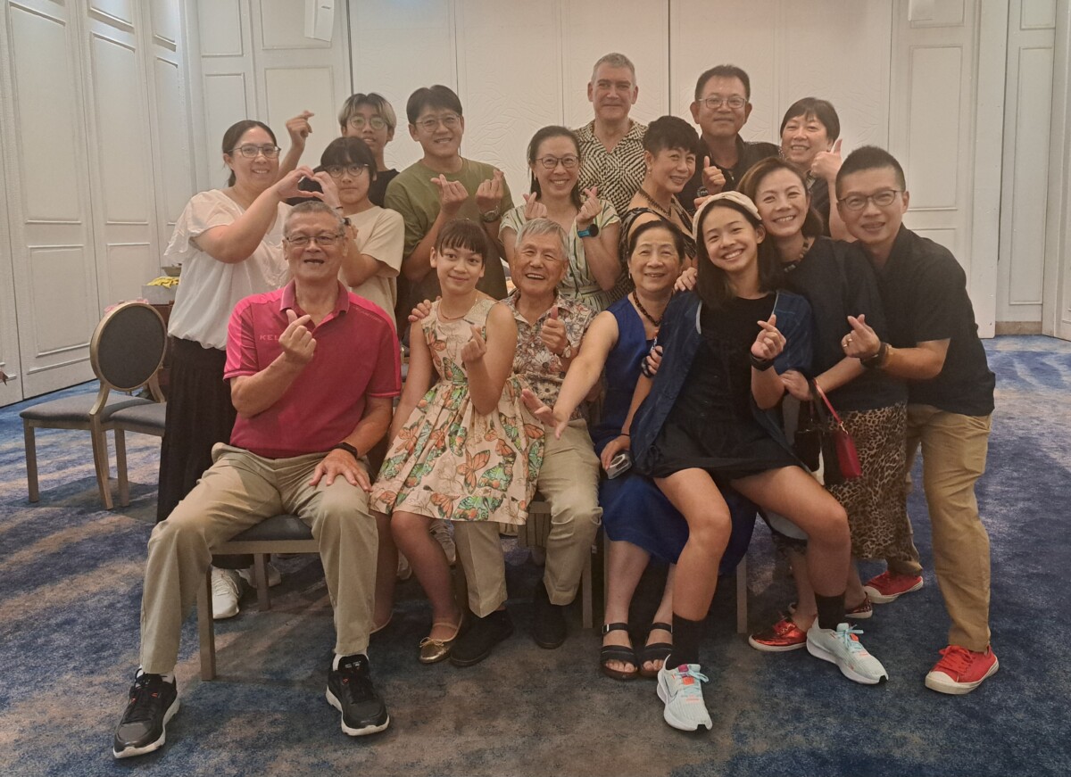 這場生日宴會，不僅是星光熠熠的聚會，勇伯的家人們也出席一同歡聚。(記者郭晉嘉拍攝)。