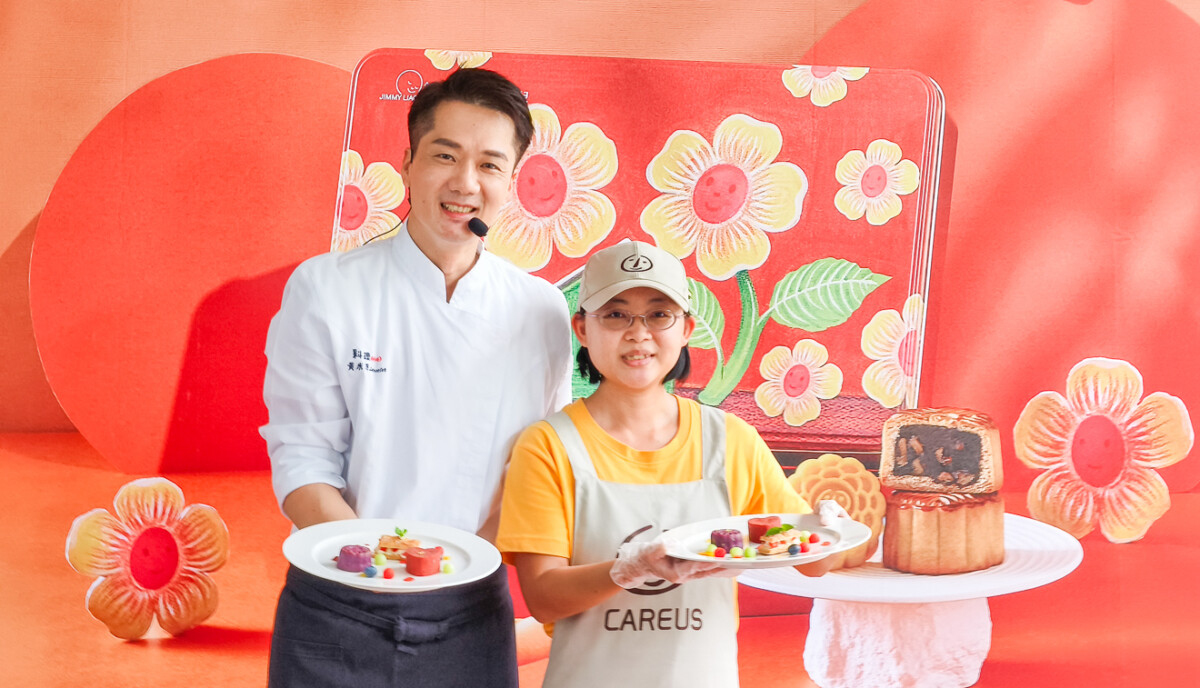 ▲料理型男大主廚米澤師傅，今天與憨兒小霖一起進行月餅創意料理宣傳，希望這份幸福被更多人看見與傳遞。（圖/記者黃淑貞攝）