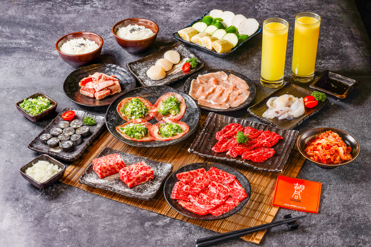 ▲經典雙品燒肉盛，3,999 元：最適合初次造訪胡同的饕客。（圖/胡同燒肉提供）