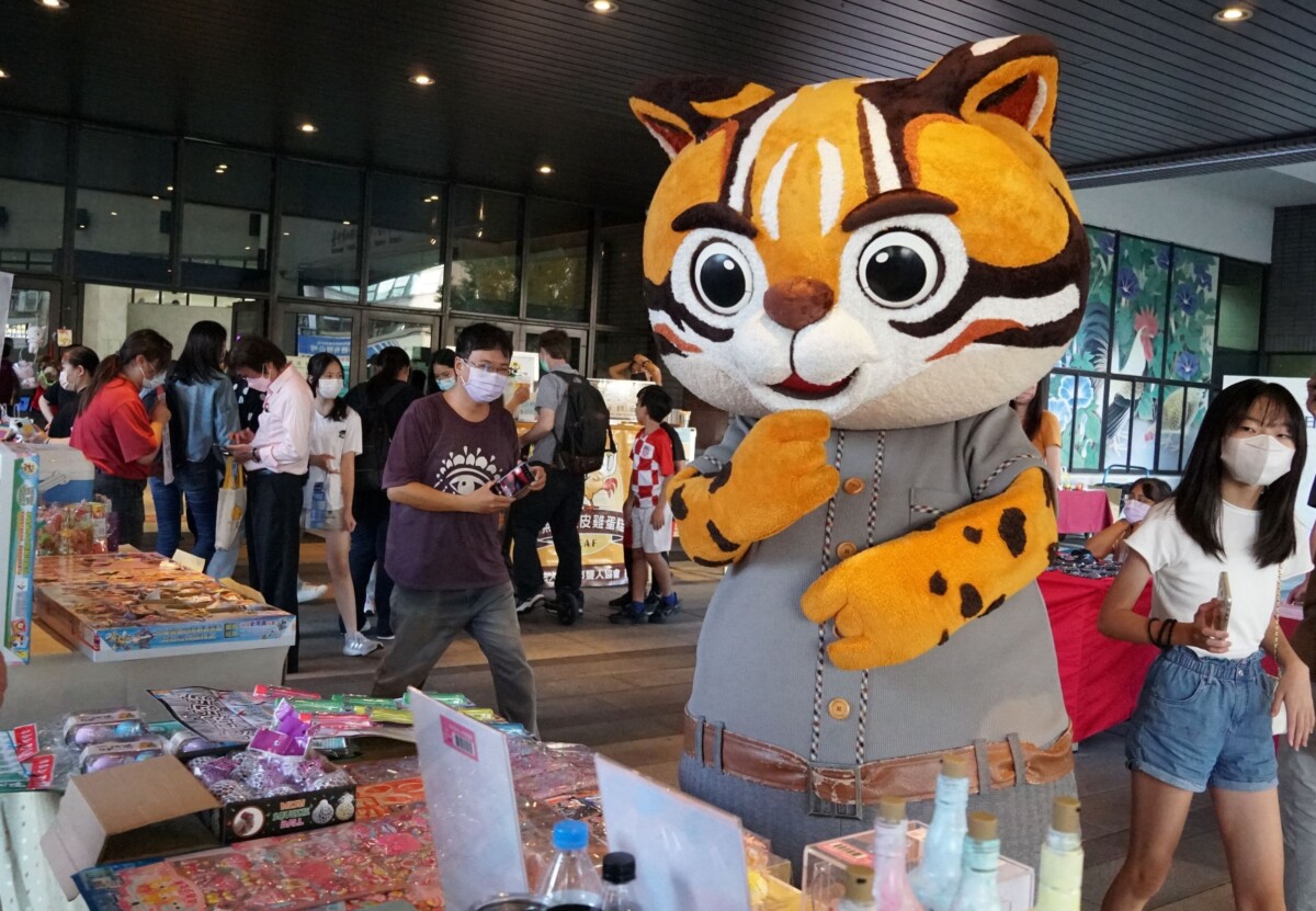 ▲大墩文化中心假日廣場活動包含精彩演出、創意互動與市集。資料照。(圖/中市府提供)