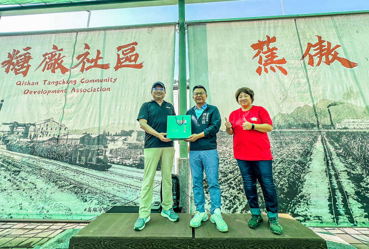 ▲高雄市政府農業局局長姚志旺肯定高都汽車公司友善大地的作為。（圖/高都汽車提供）
