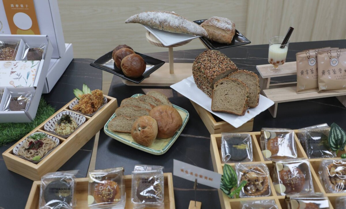 ▲玉民台灣黃金蕎麥推出全台唯一的蕎麥蛋黃酥，要讓消費者重新定義蛋黃酥的風味。（圖／記者陳彥霖翻攝）