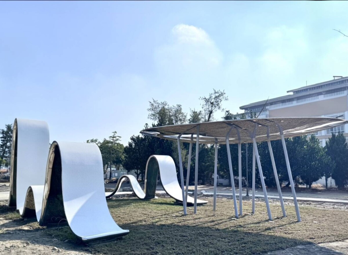 ▲台中港區嶄新的藝術活力。公共藝術作品-波光浮影。(圖/台中港務分公司提供)