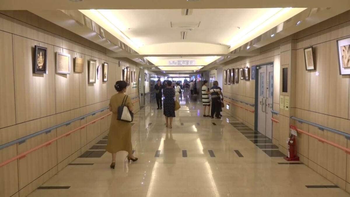 Sq09035 9烙畫公益聯展彰化醫院開幕
