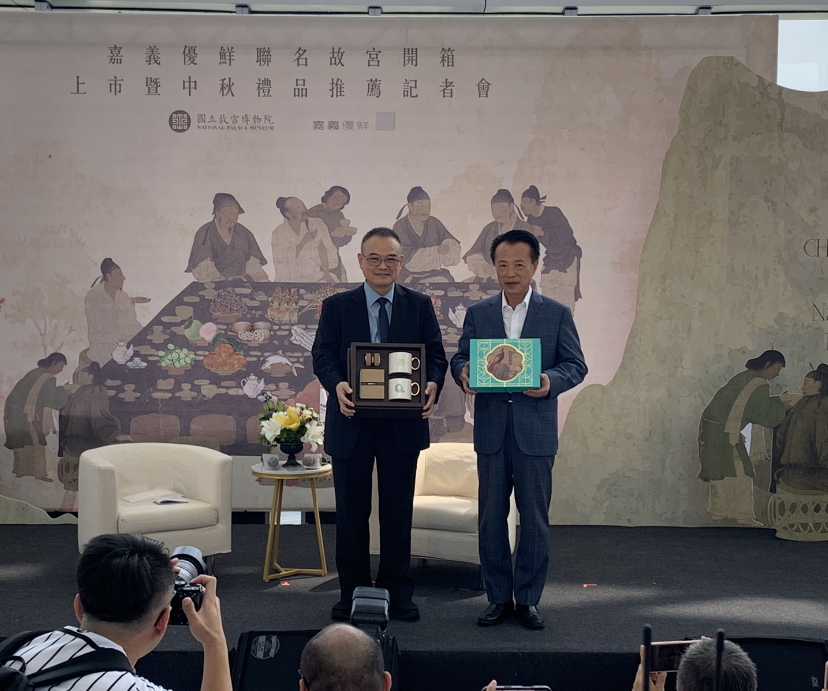嘉義縣「嘉義優鮮」 20家業者34項特色農產品，除有嘉義縣政府品質保證外，現又有故宮的聯名加持。（圖/記者陳惲朋攝）