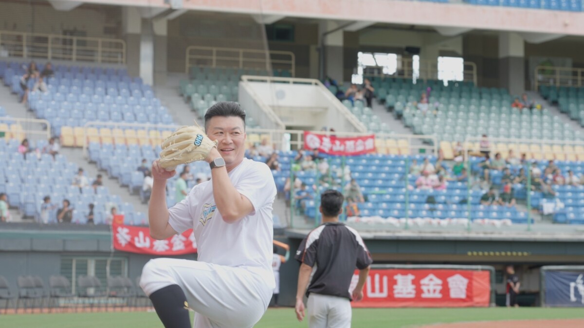 野球TV領隊兼投手國弘以蝴蝶球見長投出精彩的比賽。(影像由野球TV提供)。