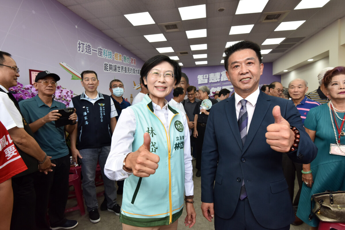 ▲日前立法委員許智傑競選辦公室舉行開幕茶會，各界民意代表紛紛湧入支持。