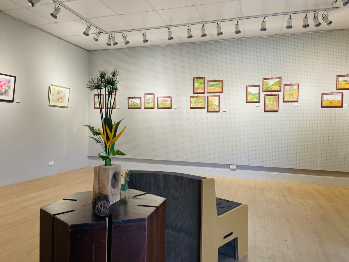 鹿草在地水彩畫家鄭明靜自即日起到10月9日，以「明靜水彩畫個人畫展—鄉情」為題，在鹿仔草民俗文化學堂一樓辦個展。（圖/鹿草公所提供）