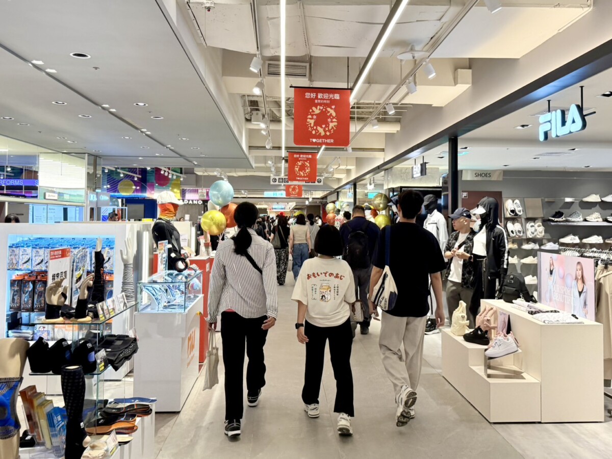 ▲新光三越台中中港店今(27)日正式嶄新開幕，以全面升級的購物空間與品牌陣容。(圖/記者顏淑娟攝)