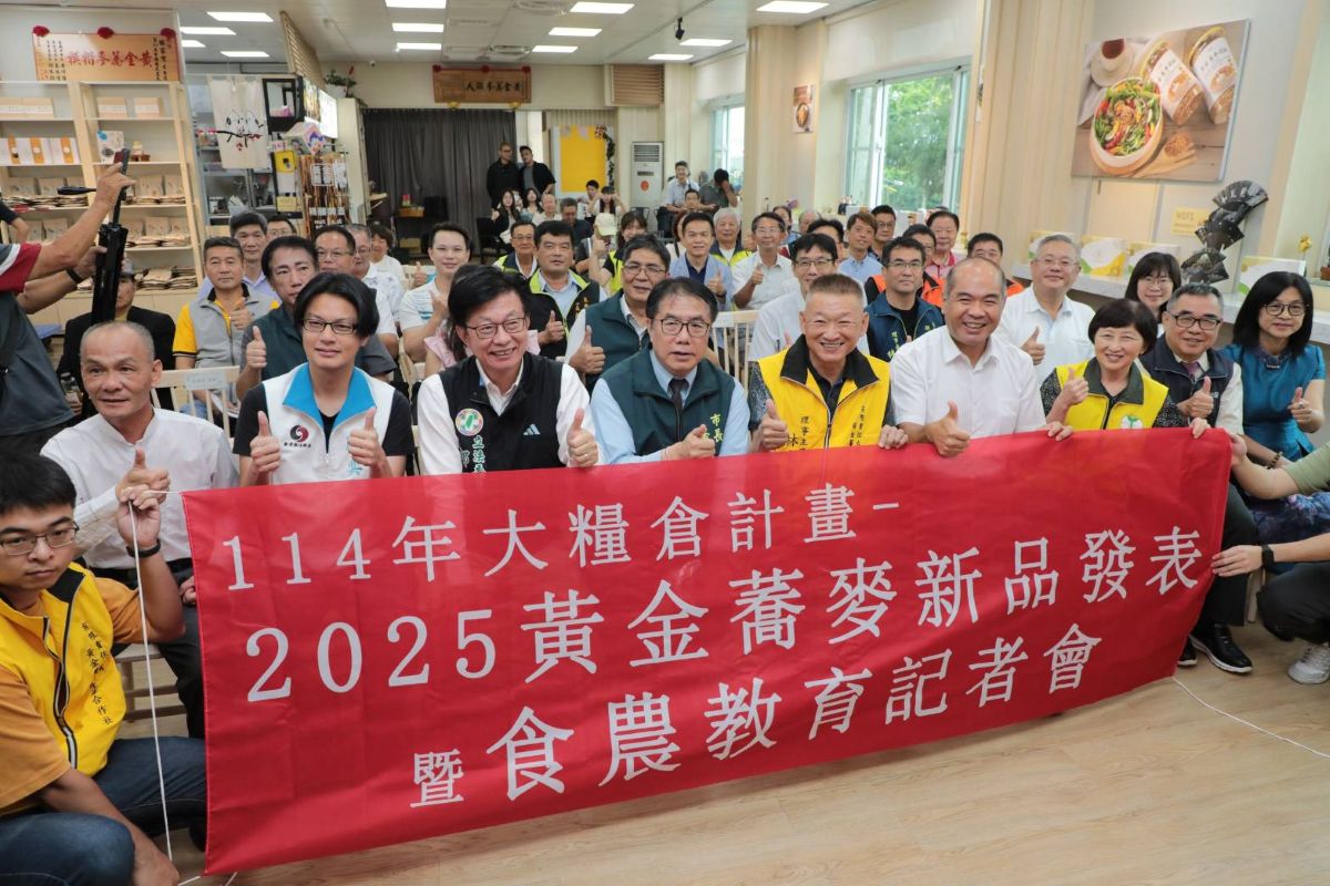 ▲玉民台灣黃金蕎麥以黃金蕎麥開發出全台唯一蕎麥蛋黃酥，今日舉辦中秋禮盒發表。（圖／記者陳彥霖翻攝）