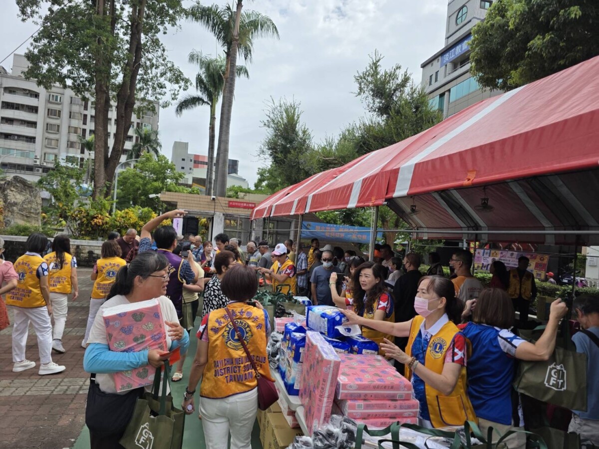 國際獅子會300E-1區為傳遞社會溫暖與關懷，辦「嘉女芳春 關懷長青，奇美傳愛 一起守護」公益活動。（圖/獅子會提供）