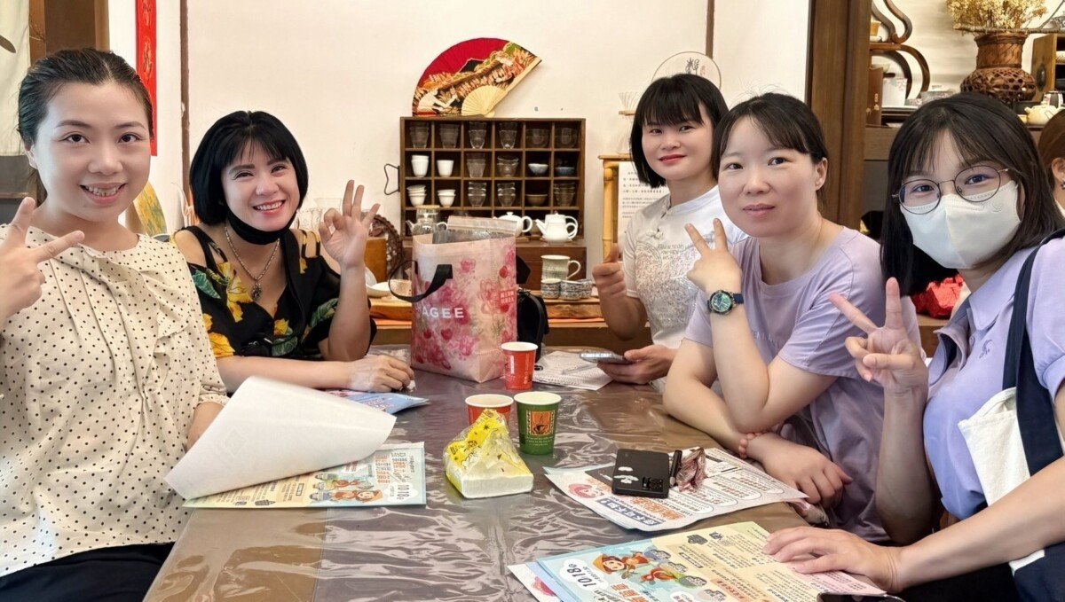 移民署南區事務大隊嘉義市服務站為幫助新住民從「齒」改變人生，攜手嘉義市東區衛生所辦理新住民口腔保健講座。（圖/移民署提供）