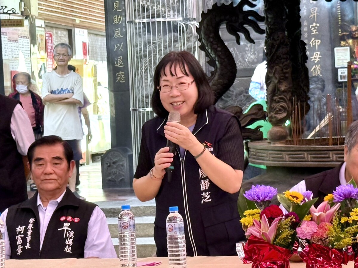 ▲樂成宮今(24)日舉辦重陽敬老大會，社會局長廖靜芝致詞。(圖/記者顏淑娟攝)