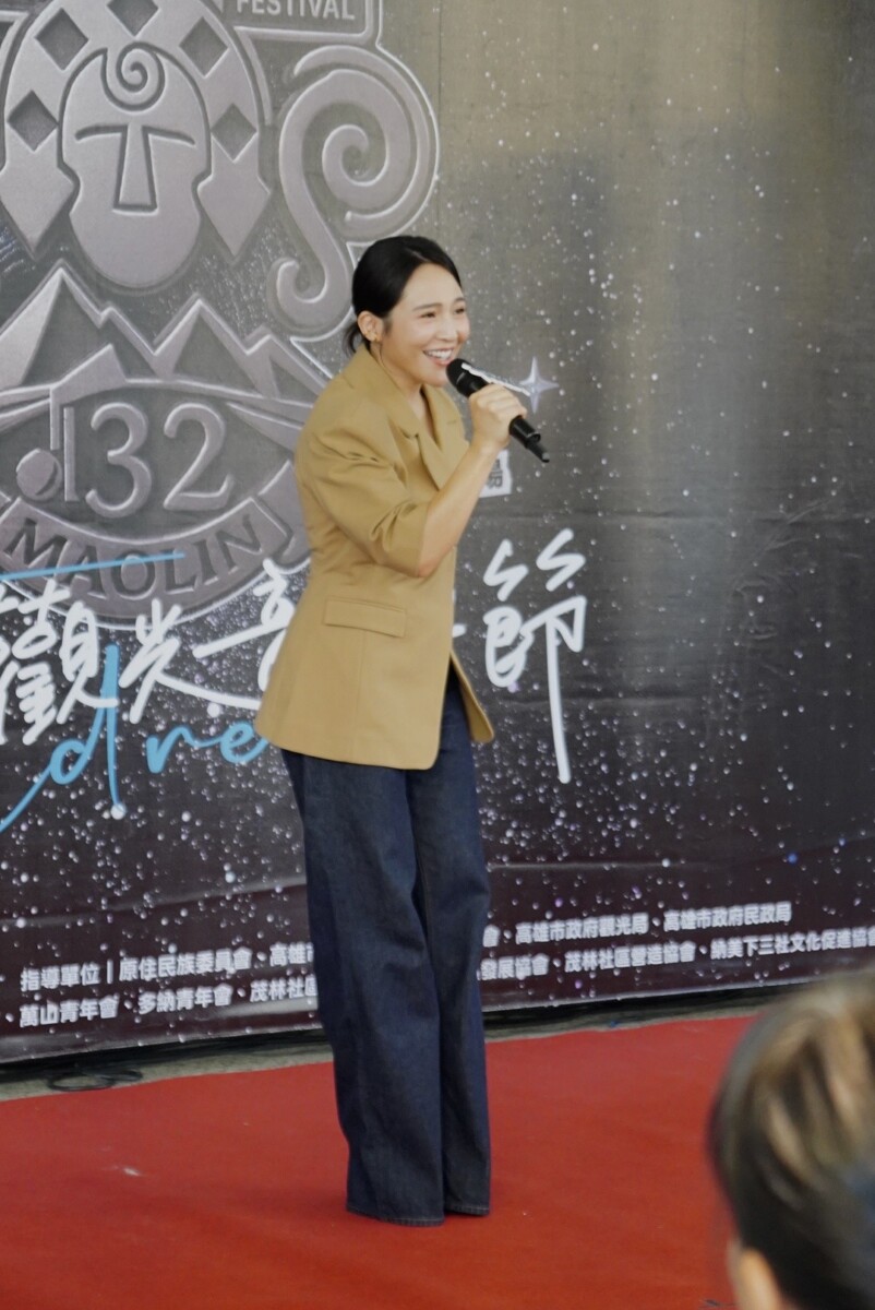 ▲活動啟動記者會邀請到情歌唱將梁文音現場演唱，用音樂讓更多人認識茂林的熱情與原鄉的能量。(記者朱星明翻攝)