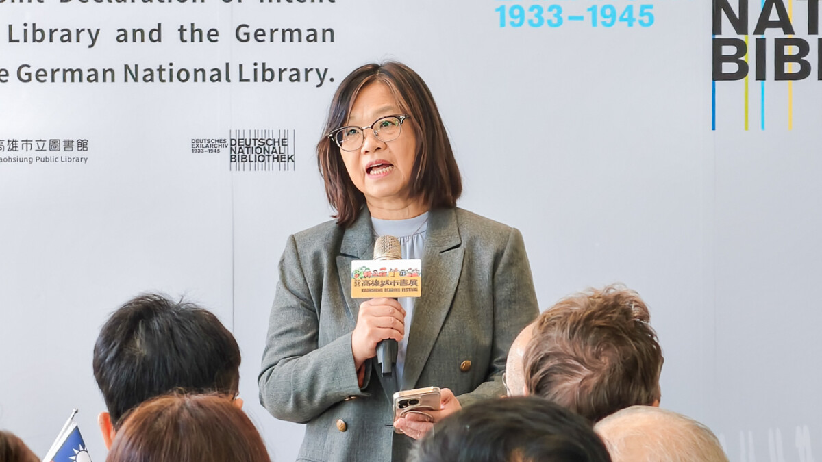 ▲高雄市立圖書館館長李金鴦表示，此次簽署不僅是一紙合作文件，更是一座連結記憶與未來的橋樑。（圖/記者黃淑貞攝）