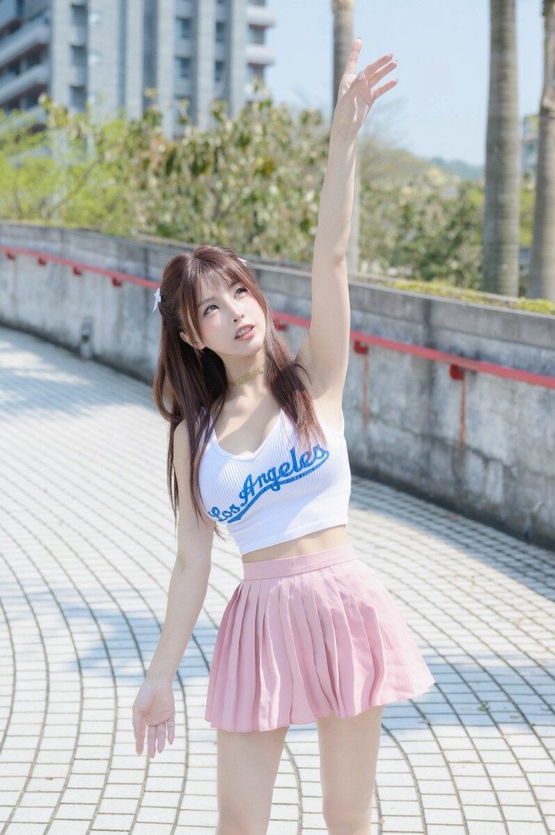 林倪安用張力與青春的躁動創造出完美的〈HOMERUN TO THE SKY〉融合。(影像由野球TV提供)。
