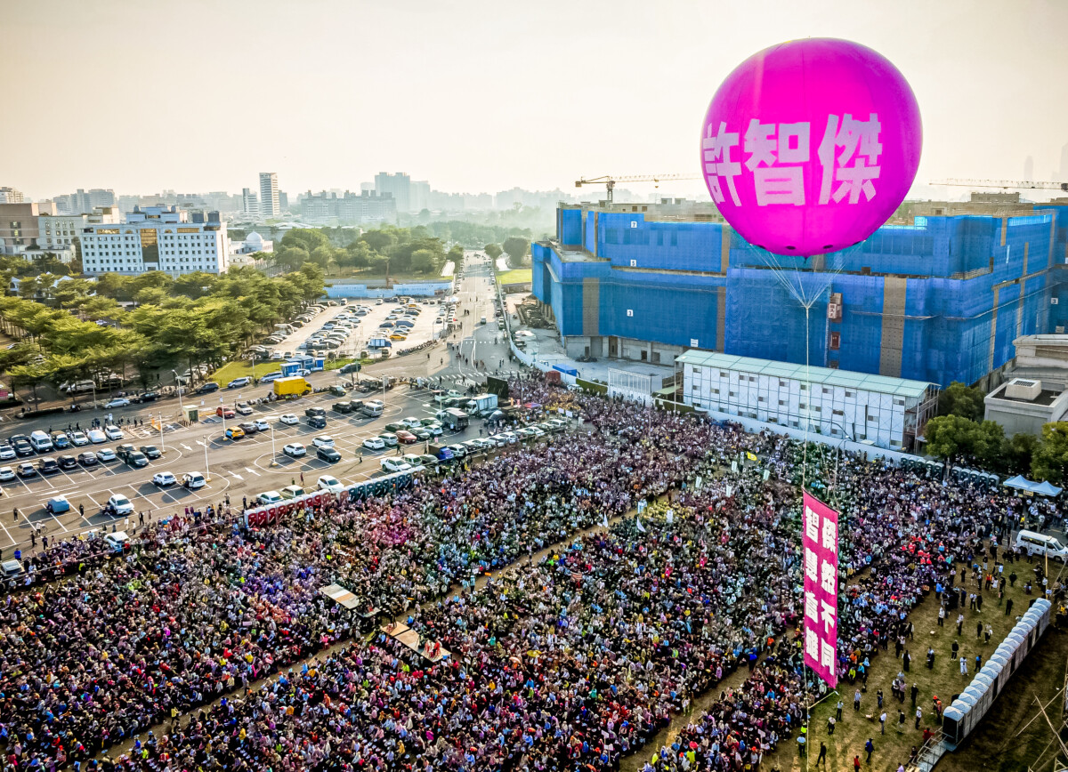 ▲許智傑展現基層實力，人潮爆棚近七萬人力挺。（圖/許智傑委員辦公室提供）