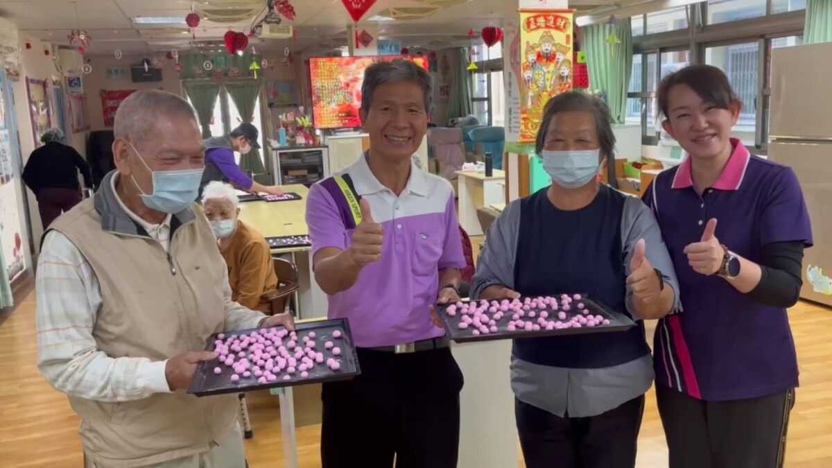 冬至手搓湯圓　彰化榮家日照長輩重溫古早味