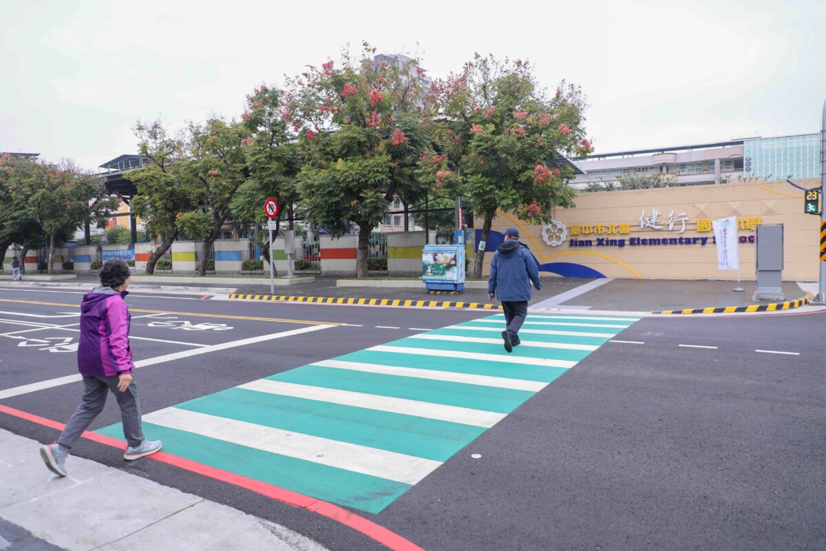 ▲中市北區健行路人本環境改善完工。(圖/中市府提供)