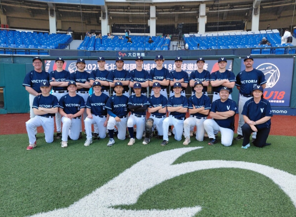 Team Photo at XinZhuang Baseball Stadium