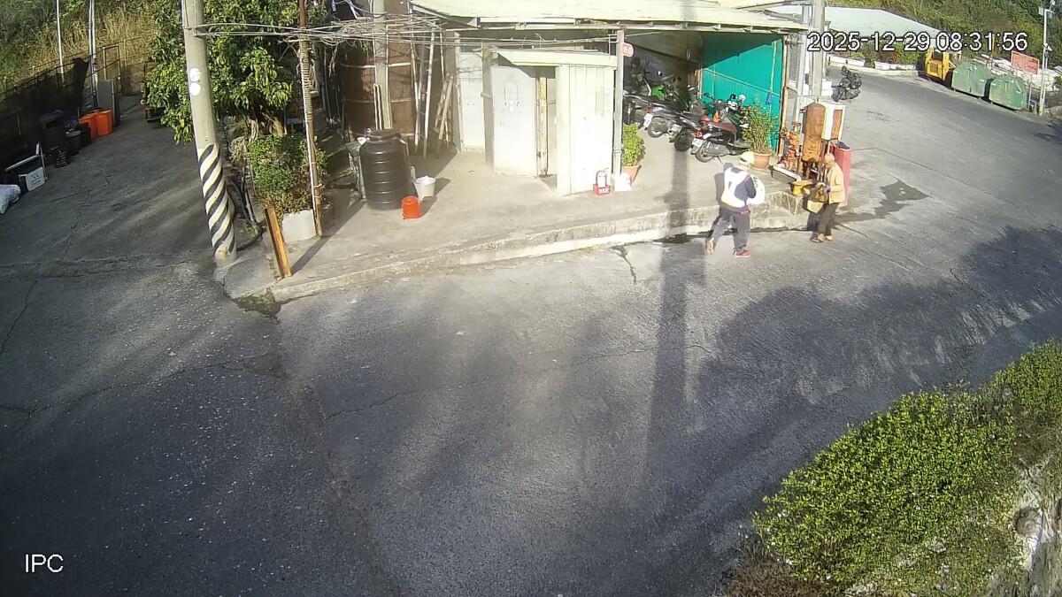 SQ12292 4枕頭藏10餘萬誤丟垃圾車