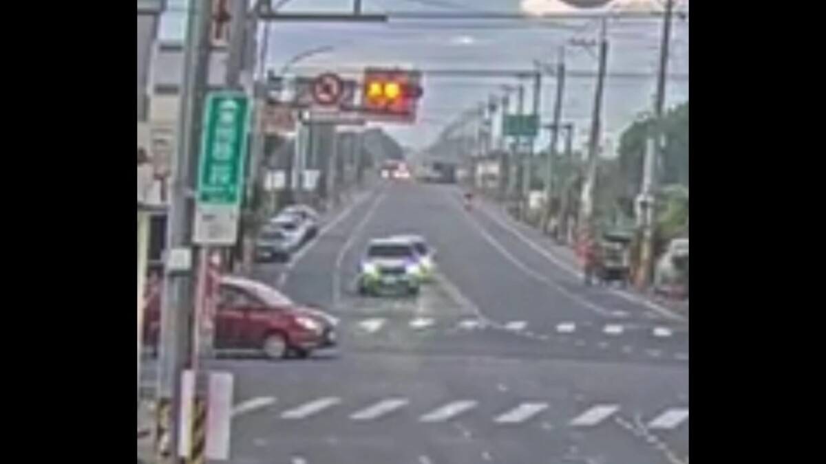 SQ12296 3田中東閔路2車猛烈對撞