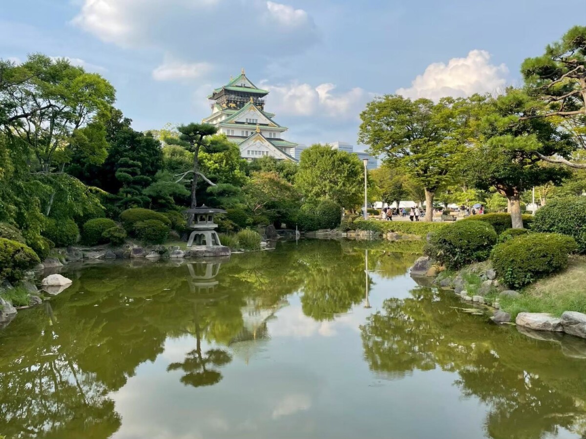▲大阪城公園，展現歷史與綠意交融的代表景觀。(圖/信用國際旅行社提供)