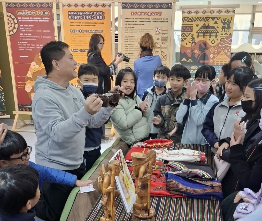 ▲透過豐富的活動內容，學生開心學習原住民族文化。(圖/記者顏淑娟翻攝)