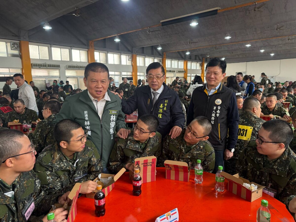 ▲臺南市議會副議長林志展與多位議員也一同前往加油打氣。（圖／記者陳彥霖翻攝）