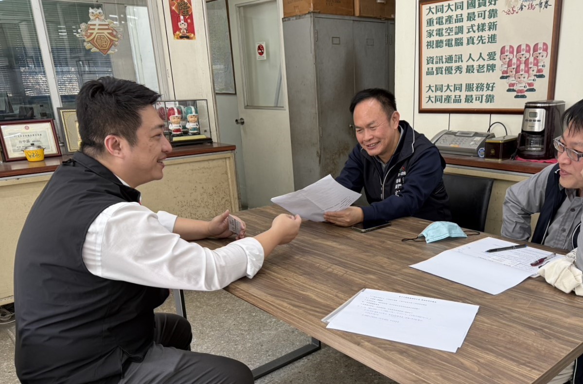 ▲中市府經發局近期實地走訪多家指標性家電通路與經銷商。(圖/中市府提供)