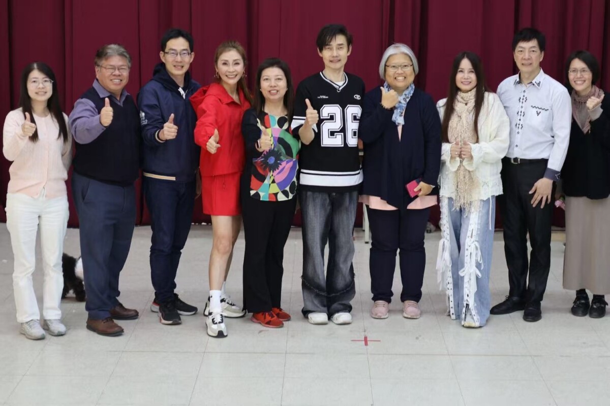 左五為詠宜建設 (基金會) 董事長夫人卓美霞