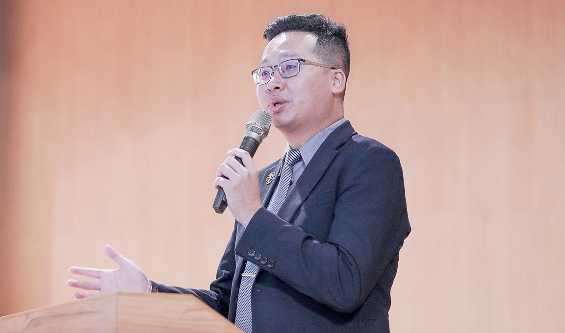 ▲中華民國驗光師公會全國聯合會理事長 謝孝杭理事長致詞。（圖/樹人醫專提供）
