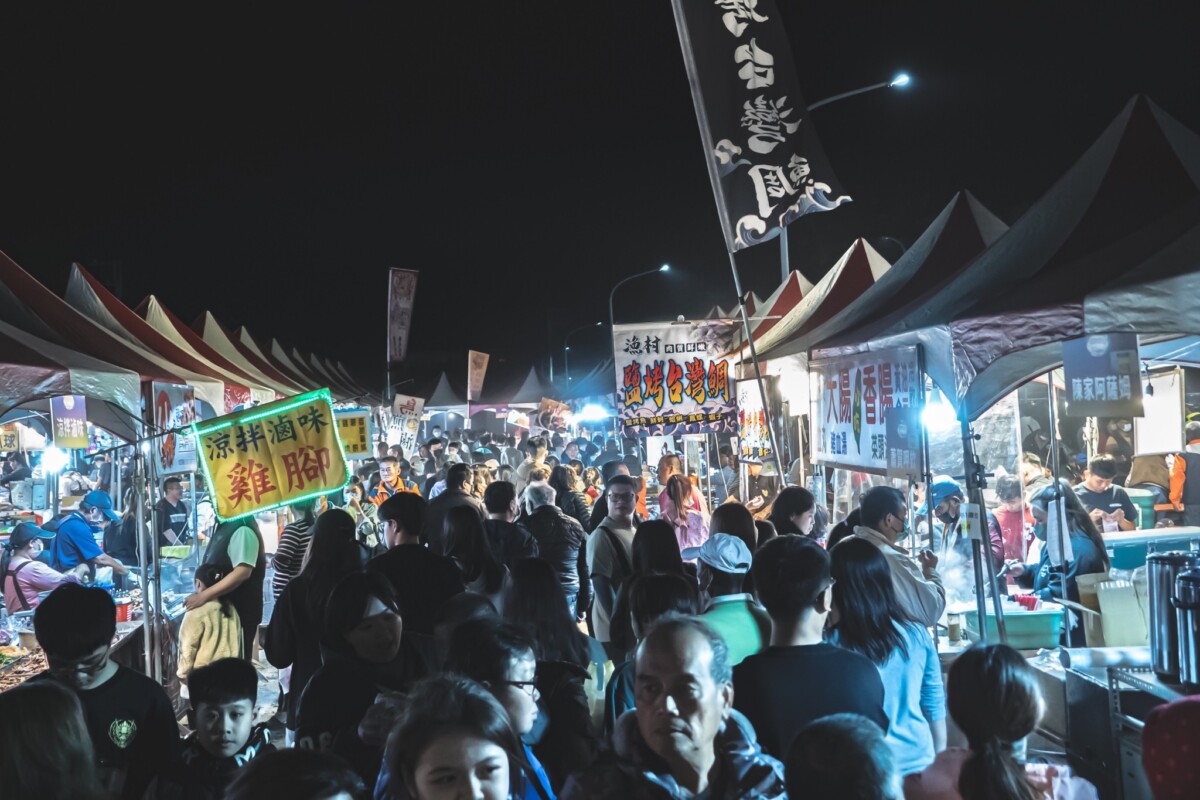 ▲鹽埔好漾市集，現場集結68個攤位，集結美食、文創、農特產品，展現地方特色。(圖/記者劉皓瑋翻攝)