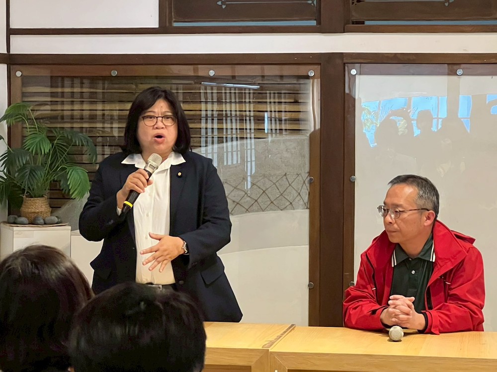 王美惠立委為保障檜意森活村店家不因承包商棄租而影響權益，召開「檜意森活村店家換約說明會」。（圖/王美惠立委服務處提供）