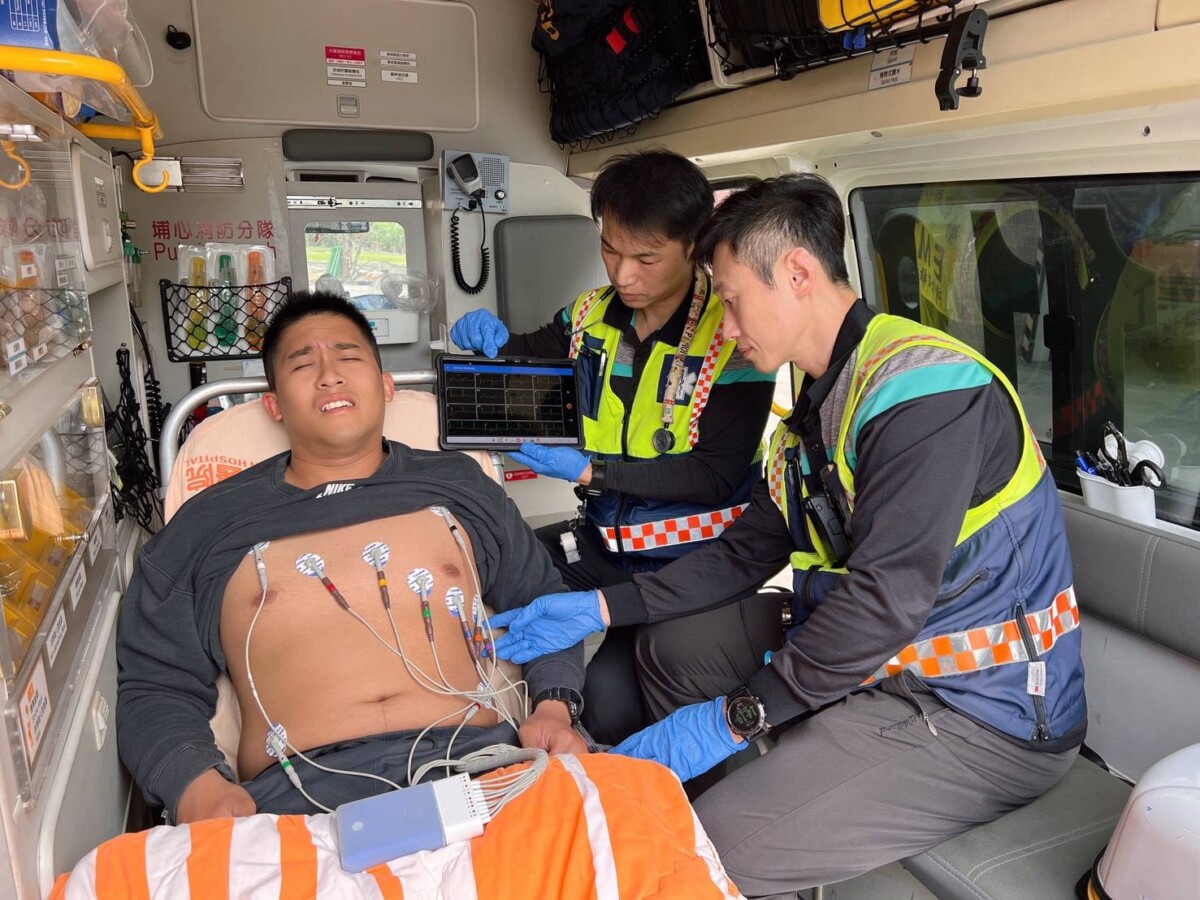 胸痛別拖！彰化救護車12導程心電圖即時搶命