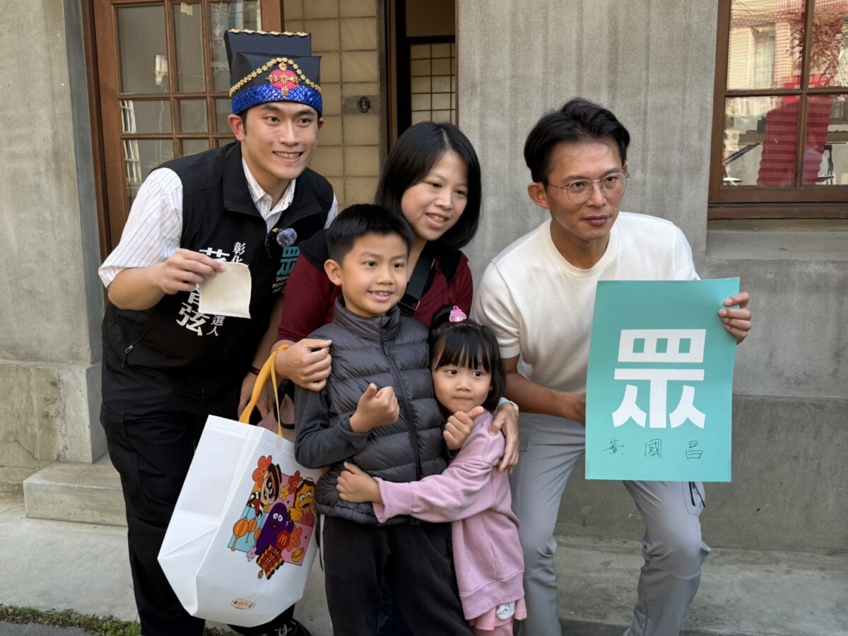 青年參政拚新局！蘇智弦掃街拜票　黃國昌站台力挺