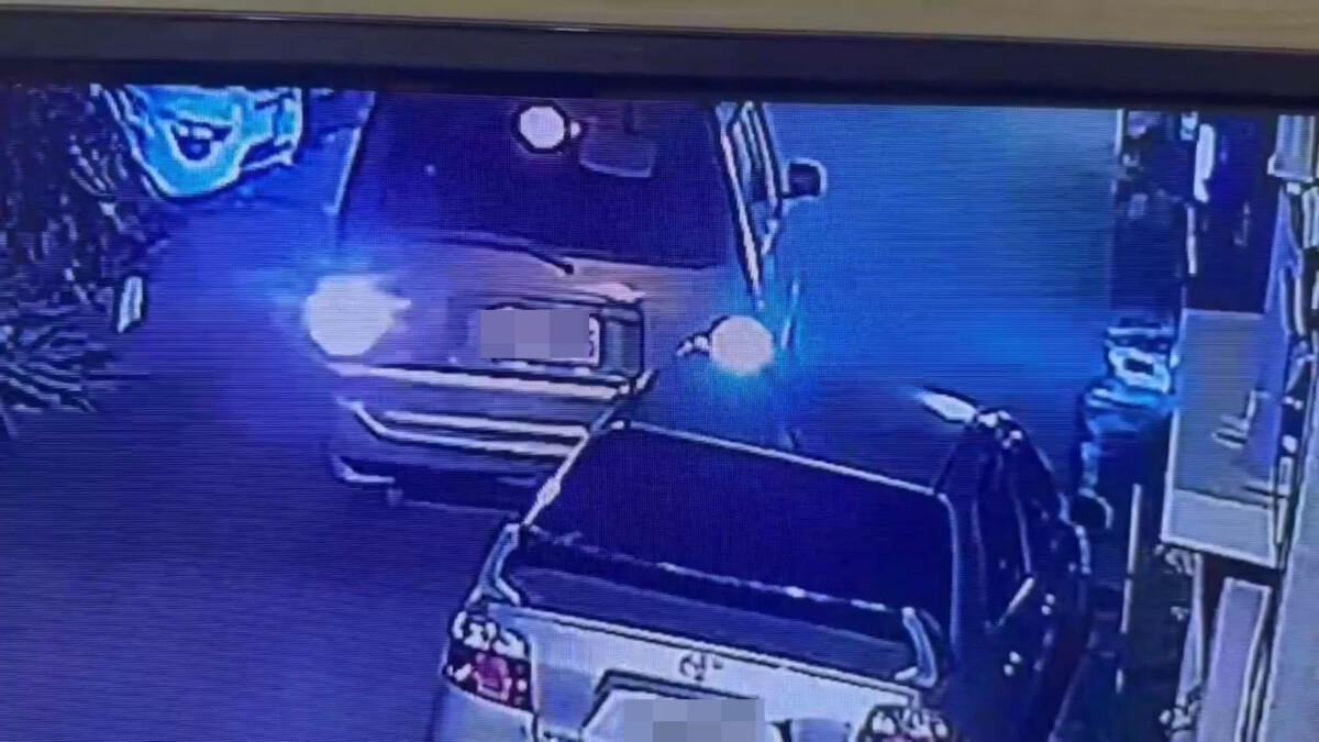 「不要報警啦」塞錢求饒　醉翁盧到全巷圍觀結局慘
