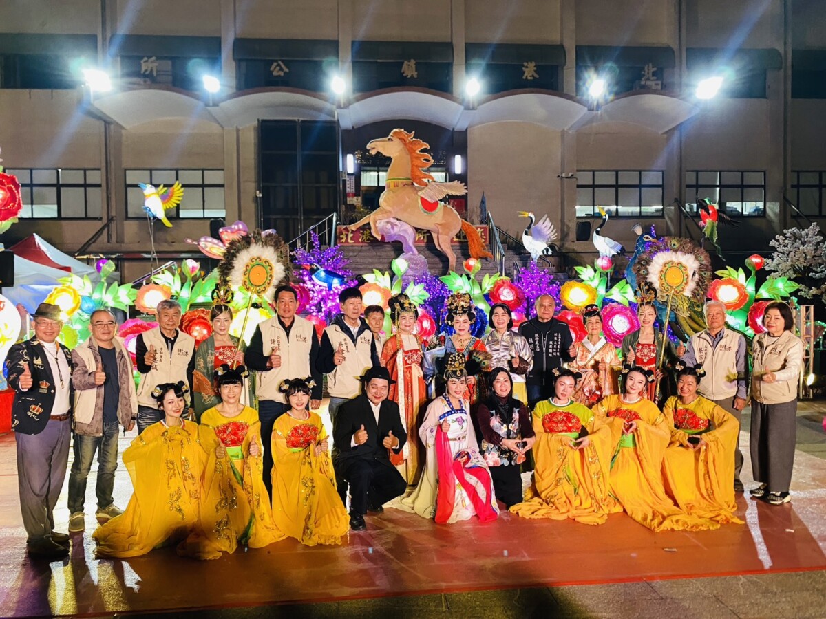 金馬飛天耀北港　花燈盛會璀璨登場