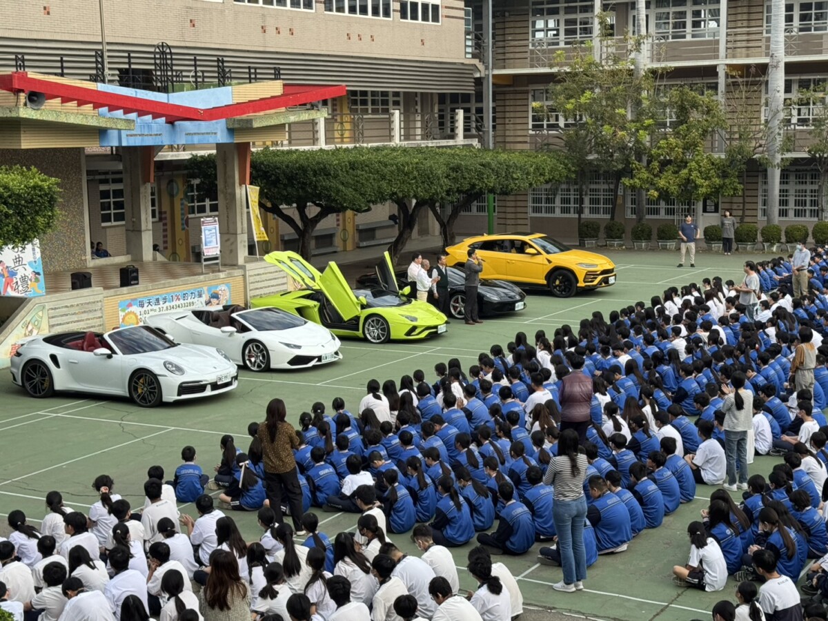 超跑轟動開學日　彰安國中學生驚呼：這堂課太值了